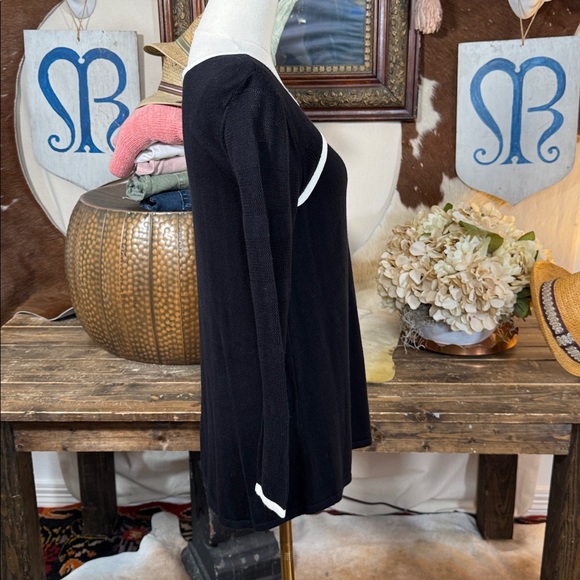 August Silk Black Long Sleeve Top with White Trim - Picture 5 of 7